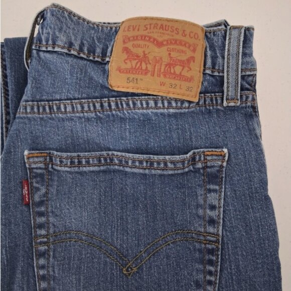 Levi Strauss & Co 541 Jeans Mens 32x32 Blue Denim Athletic Fit Stretch Casual - Picture 3 of 12